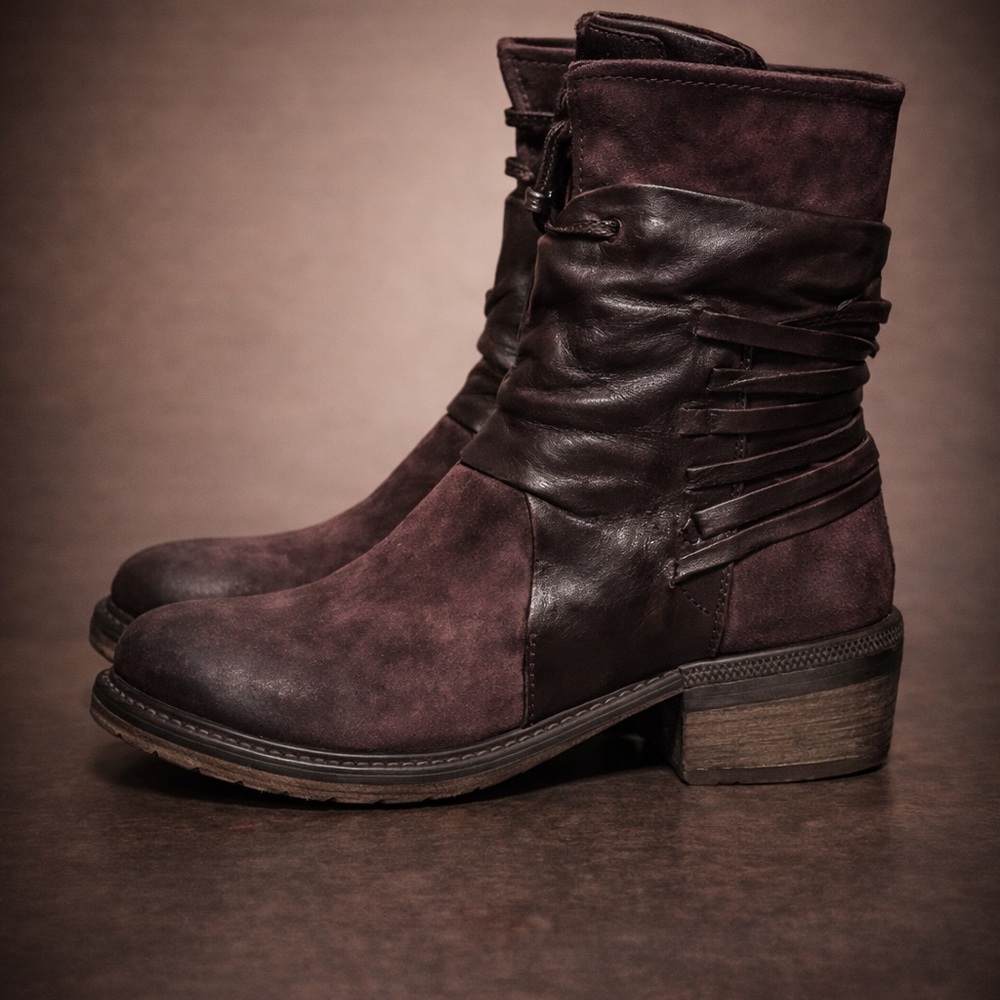 La Montellina 1965 / A.S. 98 (Airstep) “Katerina” Boots in Auberdine – Size 37